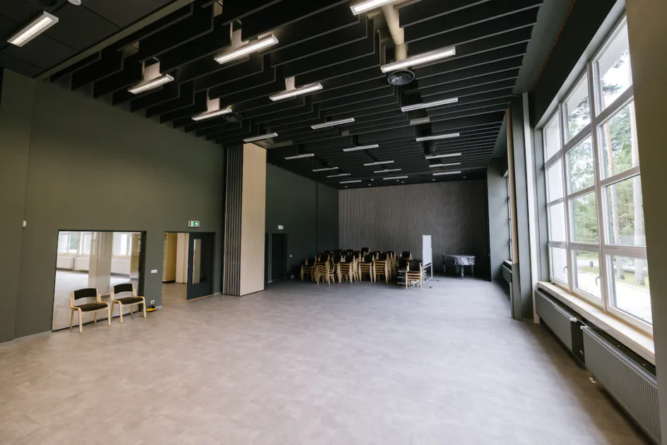 Uuenenud Elva gümnaasiumi rekonstrueeris ehitusfirma savekate